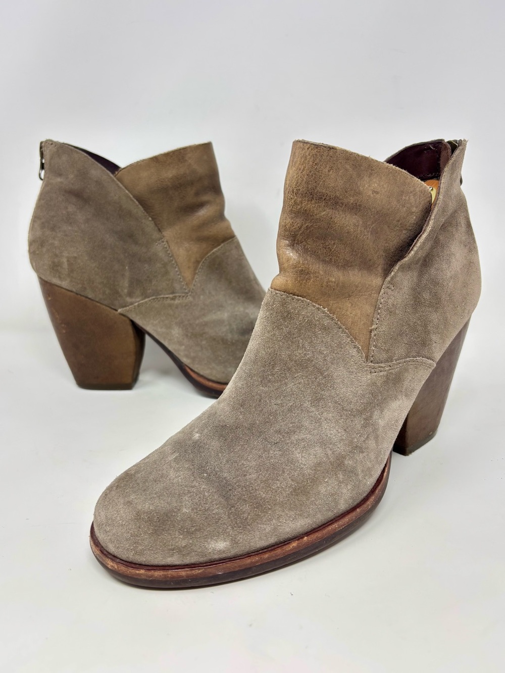 Kork-Ease Castaneda Tan Gray Suede Leather Bootie Ankle Boots US 8.5 Zip Up